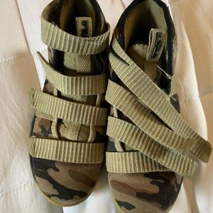 Boys LeBron basketball shoes